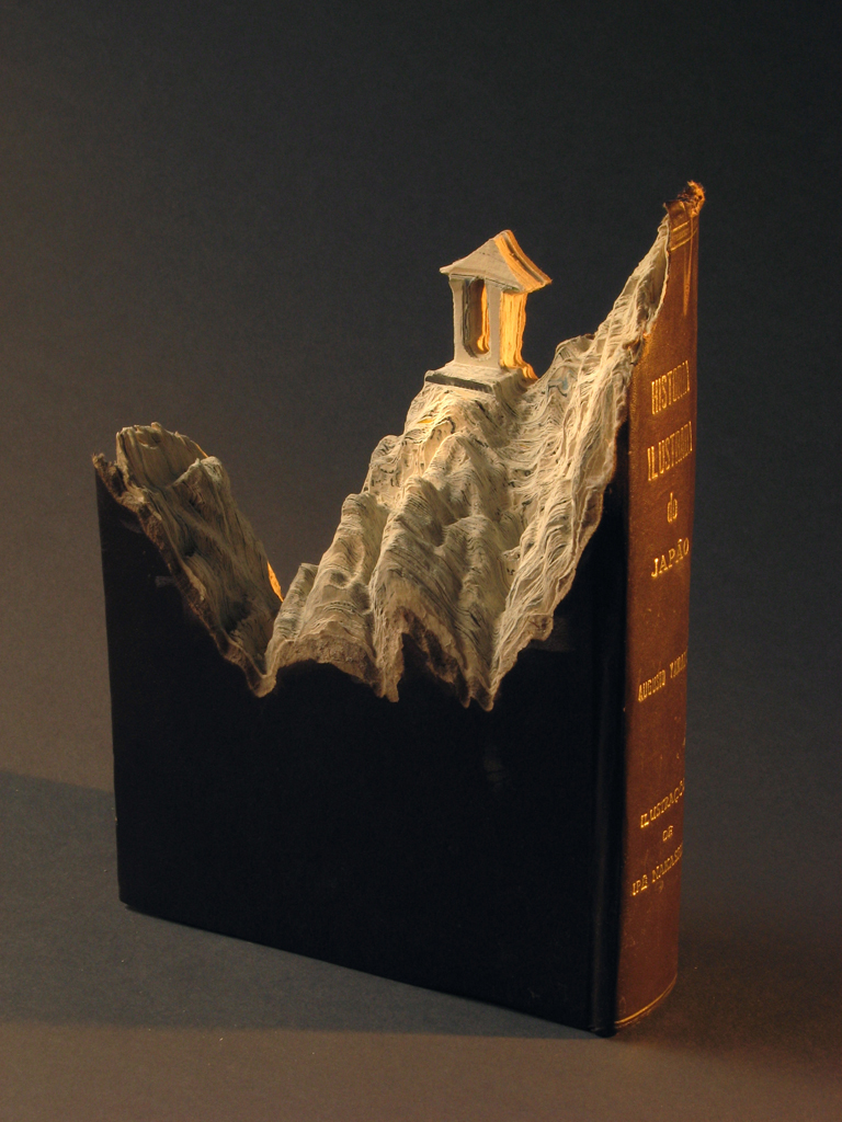 18 historia illustrada do japaos1 Mind Blowing Book Sculptures by Guy Laramee