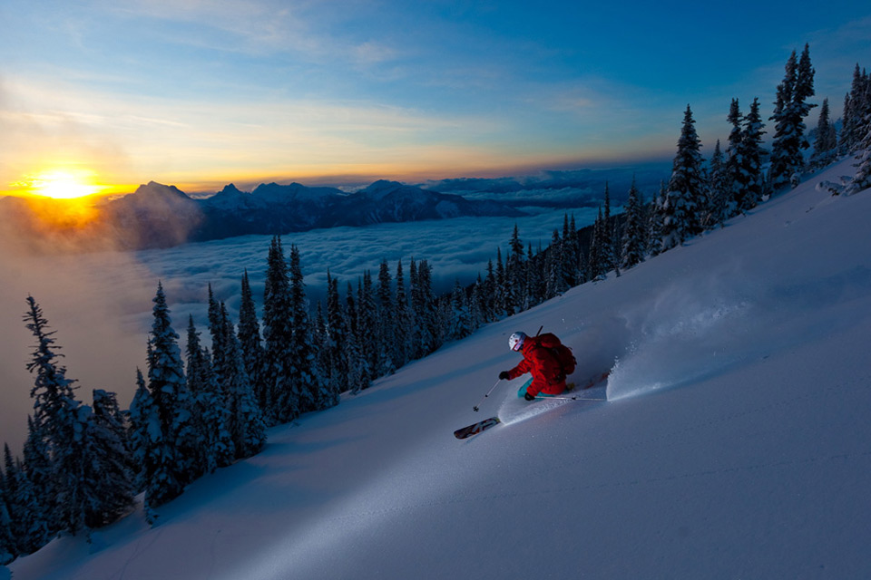 skiing into sunset1 Jaw Dropping Photography from Around the World 
