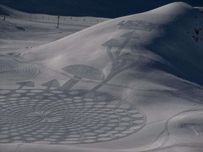 393389 360982123915260 282614611752012 1633779 533636375 n1 Magnificent Geometric Snow Art by Simon Beck