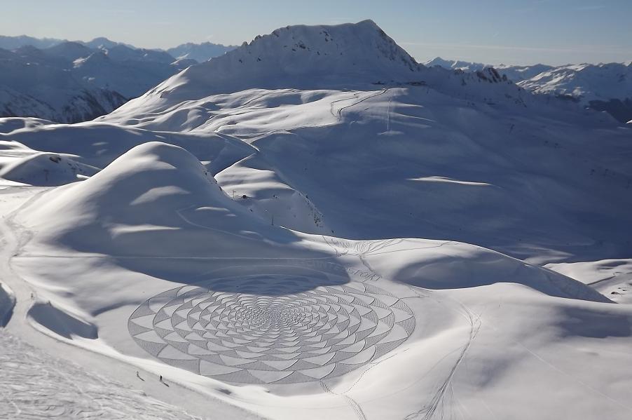 404615 370258072987665 282614611752012 1662654 1611918524 n1 Magnificent Geometric Snow Art by Simon Beck