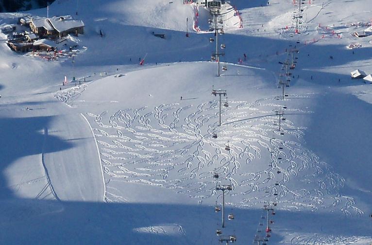 405938 379225125424293 1858692882 n1 Magnificent Geometric Snow Art by Simon Beck