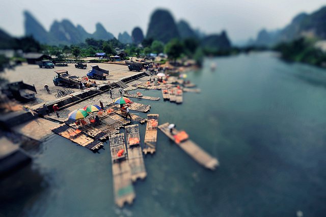 6769689841 41a54a6c5f z1 40 Wonderful Examples of Tilt Shift Photography