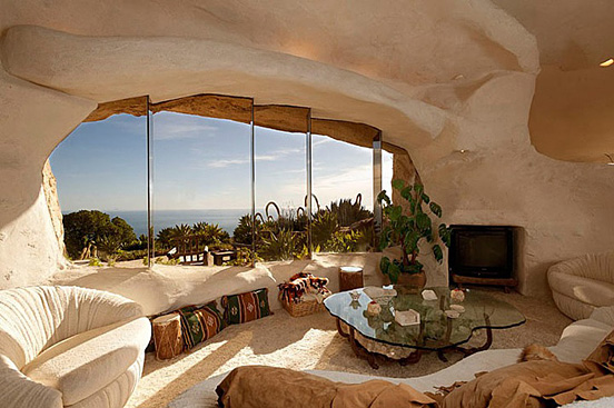 the flintstones house 08 The $3.5 Million Flintstones Home in Malibu