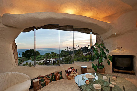 the flintstones house 10 The $3.5 Million Flintstones Home in Malibu