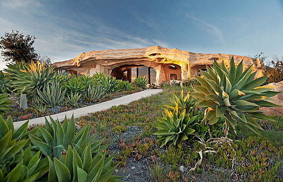 the flintstones house 13 The $3.5 Million Flintstones Home in Malibu